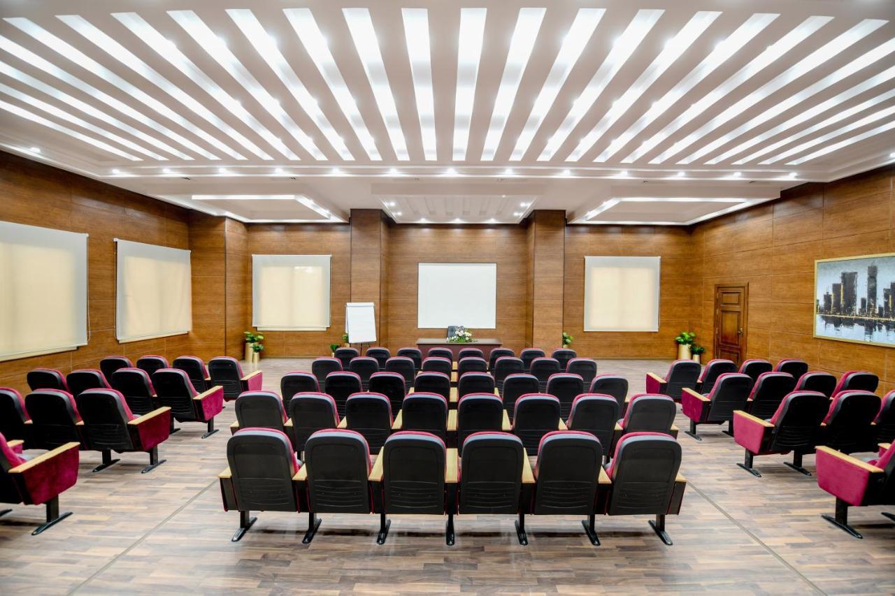 Tolip Gardens Hotel Kairo Exteriör bild The auditorium
