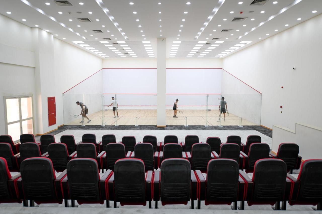 Tolip Gardens Hotel Kairo Exteriör bild Squash courts