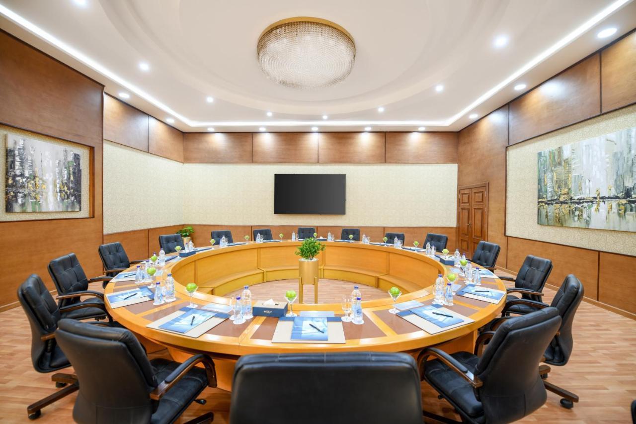 Tolip Gardens Hotel Kairo Exteriör bild Boardroom